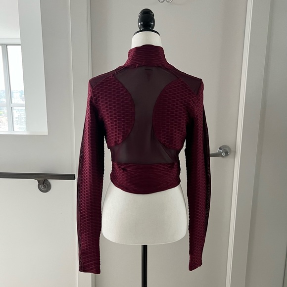NWOT | Fashion Nova | Textured Crop Active Jacket | Small | Burgundy - Picture 9 of 12